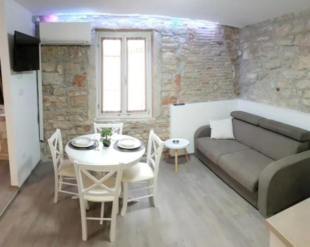 Apartament House Batisacco