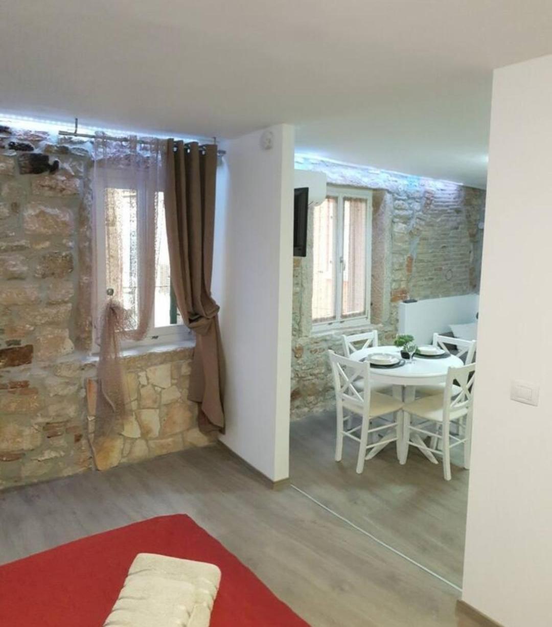 Apartament House Batisacco